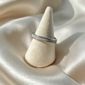 Anillo Línea Ancha con leche materna en plata 925